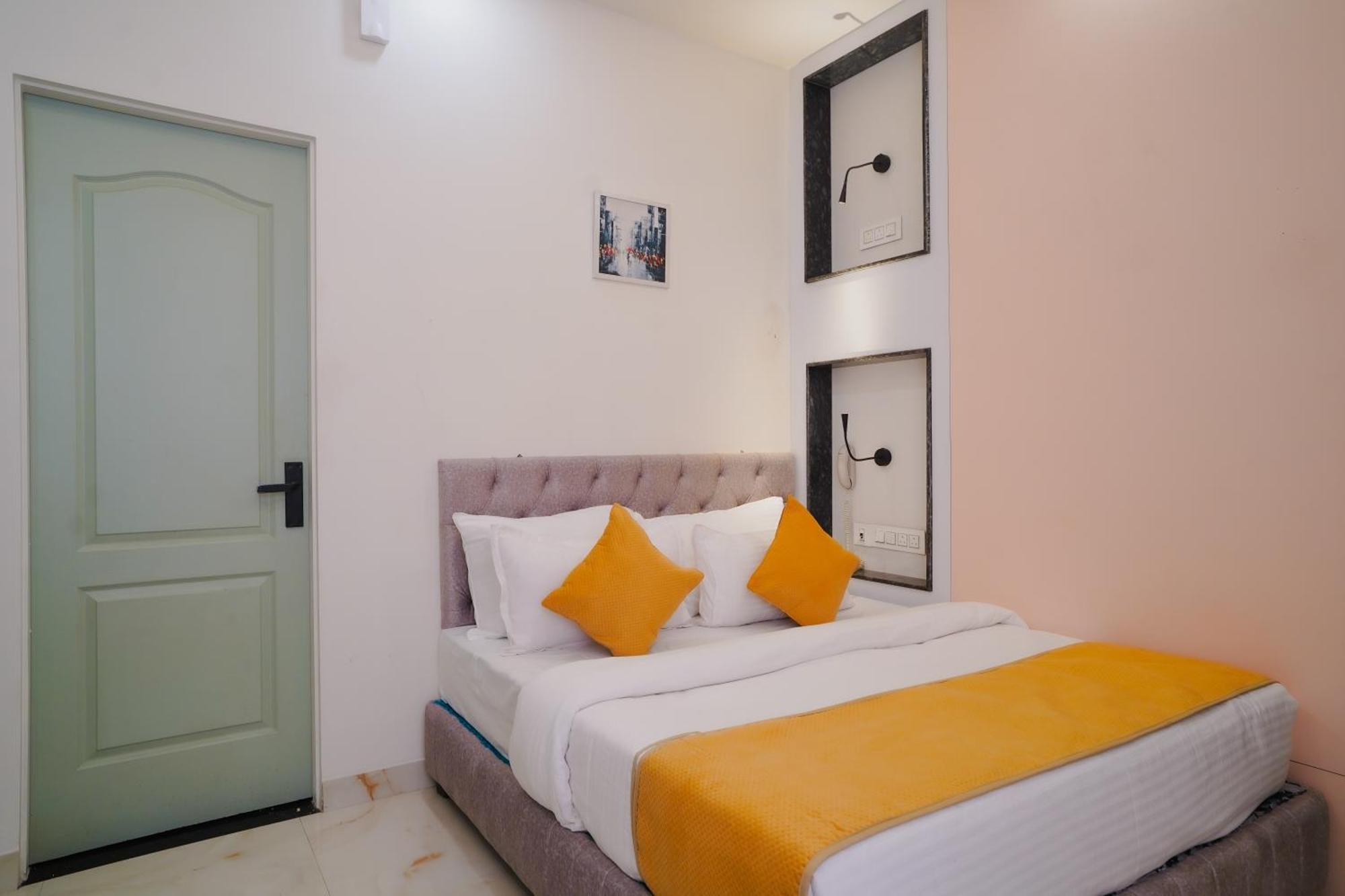 Hotel The Hidden Door-Near Jaipur Airport ภายนอก รูปภาพ