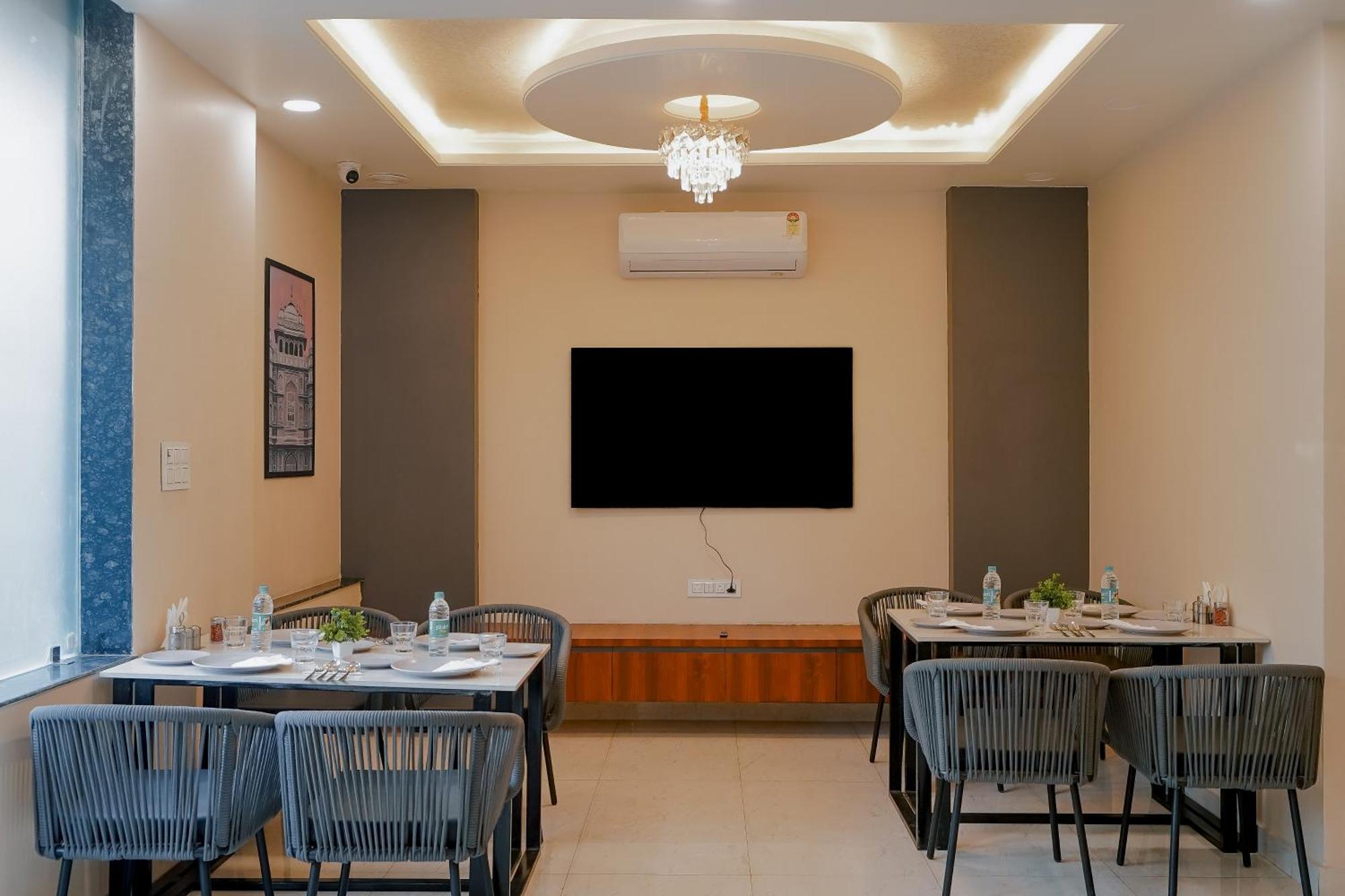 Hotel The Hidden Door-Near Jaipur Airport ภายนอก รูปภาพ