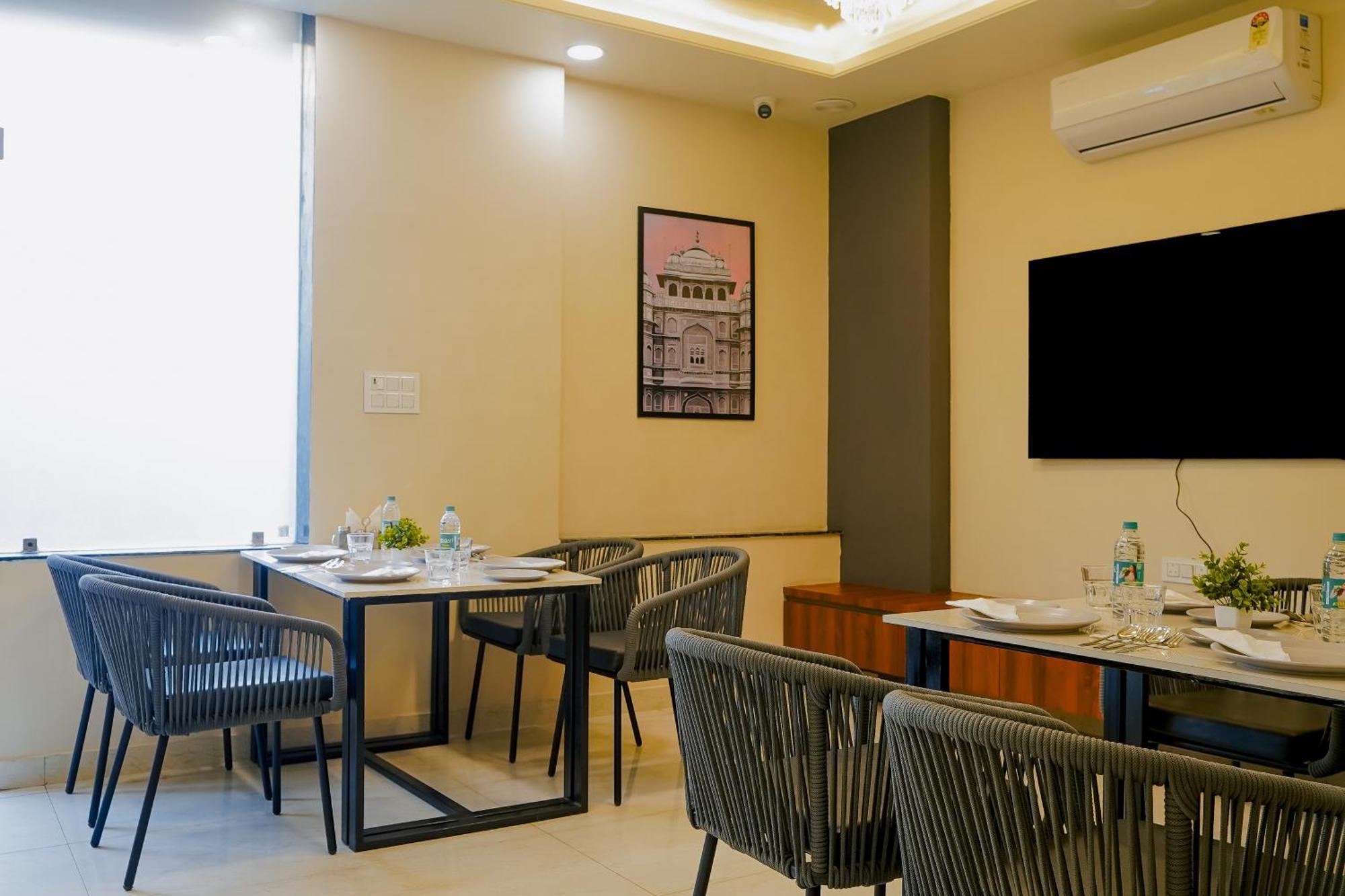 Hotel The Hidden Door-Near Jaipur Airport ภายนอก รูปภาพ