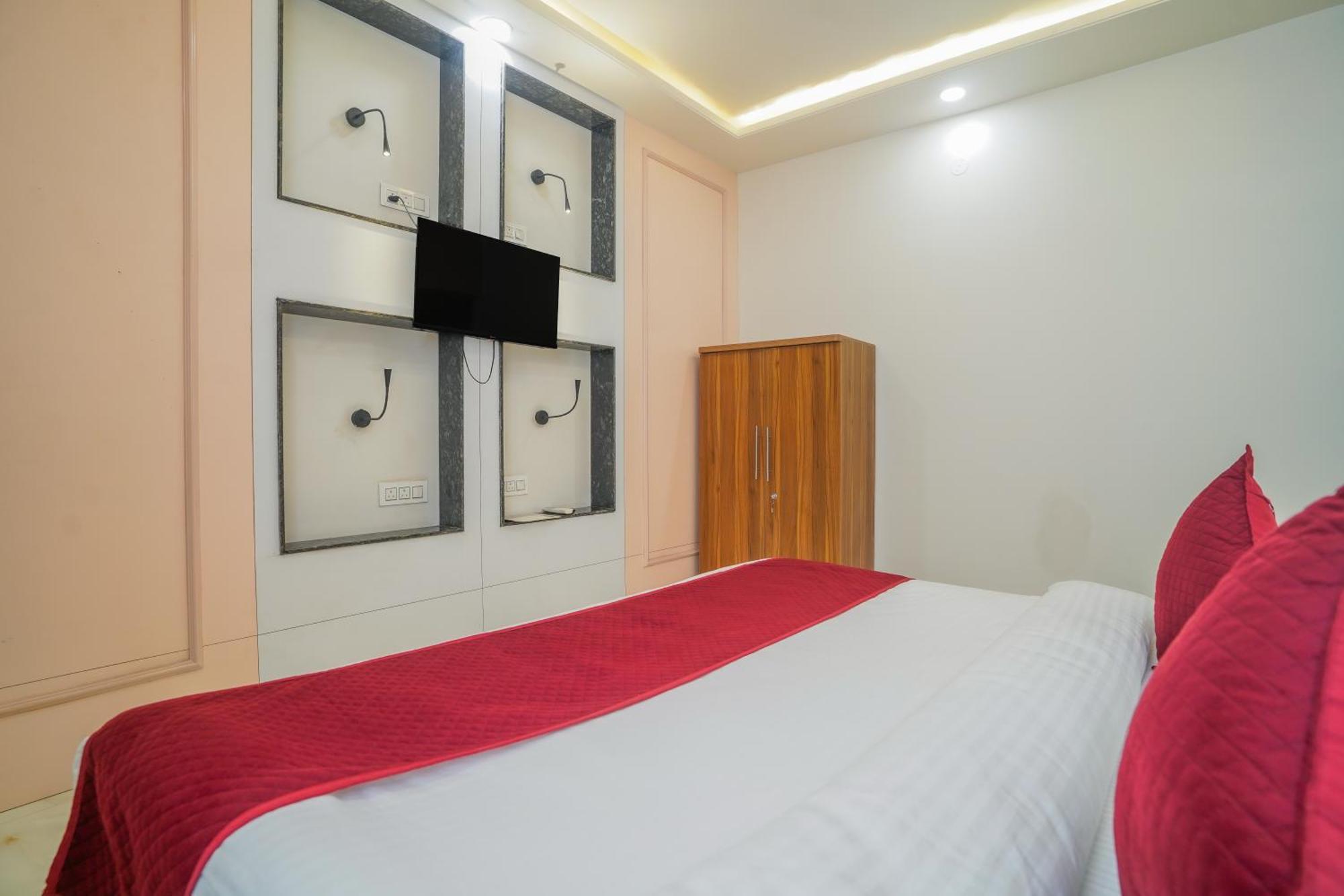 Hotel The Hidden Door-Near Jaipur Airport ภายนอก รูปภาพ